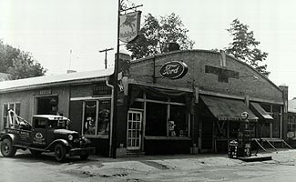 Picture of 32 South Main Street circa 1935